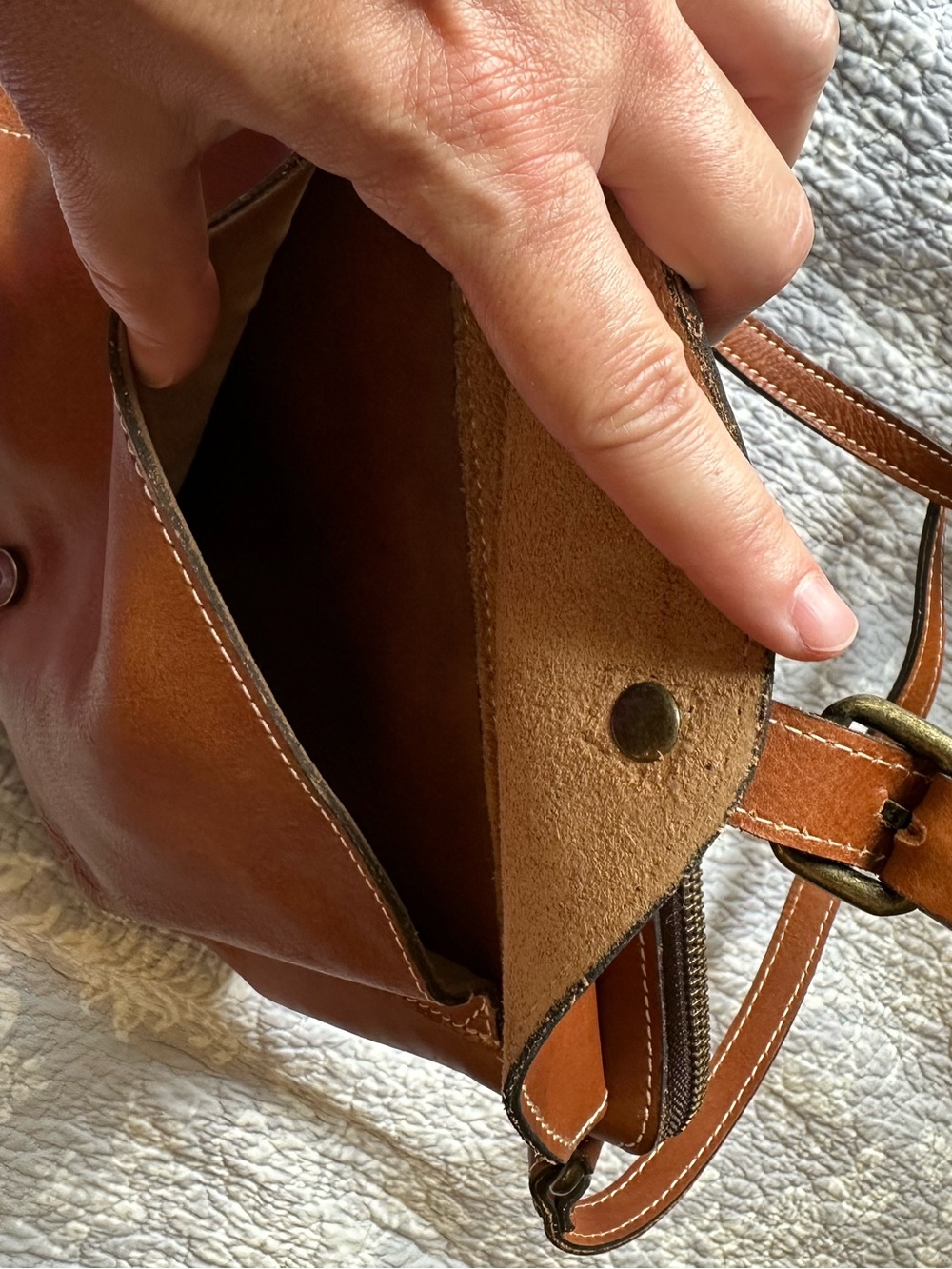 Patricia Nash Cognac Leather Crossbody purse/ Bag with Front Buckle - Picture 3 of 10